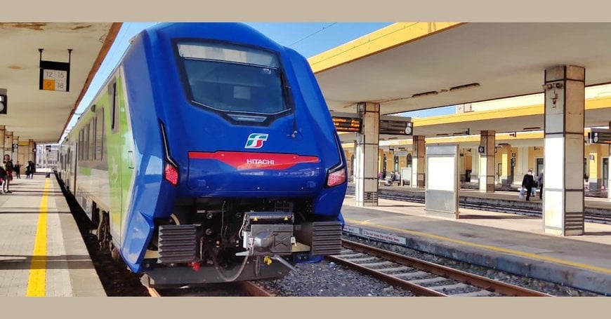 IL BLUES INIZIA IL SERVIZIO PASSEGGERI: IN SICILIA I PRIMI VIAGGI DEL NUOVO TRENO REALIZZATO DA HITACHI RAIL PER IL REGIONALE DI TRENITALIA